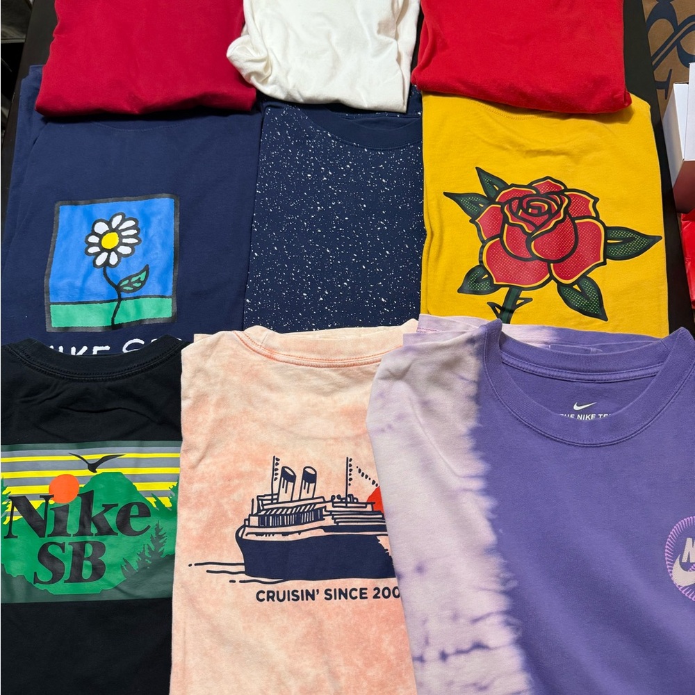 Nike Vintage SB  Short Sleeve Tees with Graphic Design (9) tees total